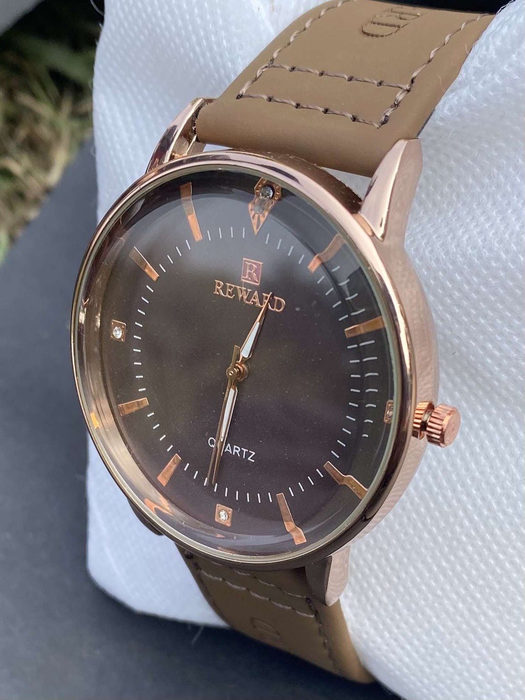 Reward Brown straps & dial watch⌚