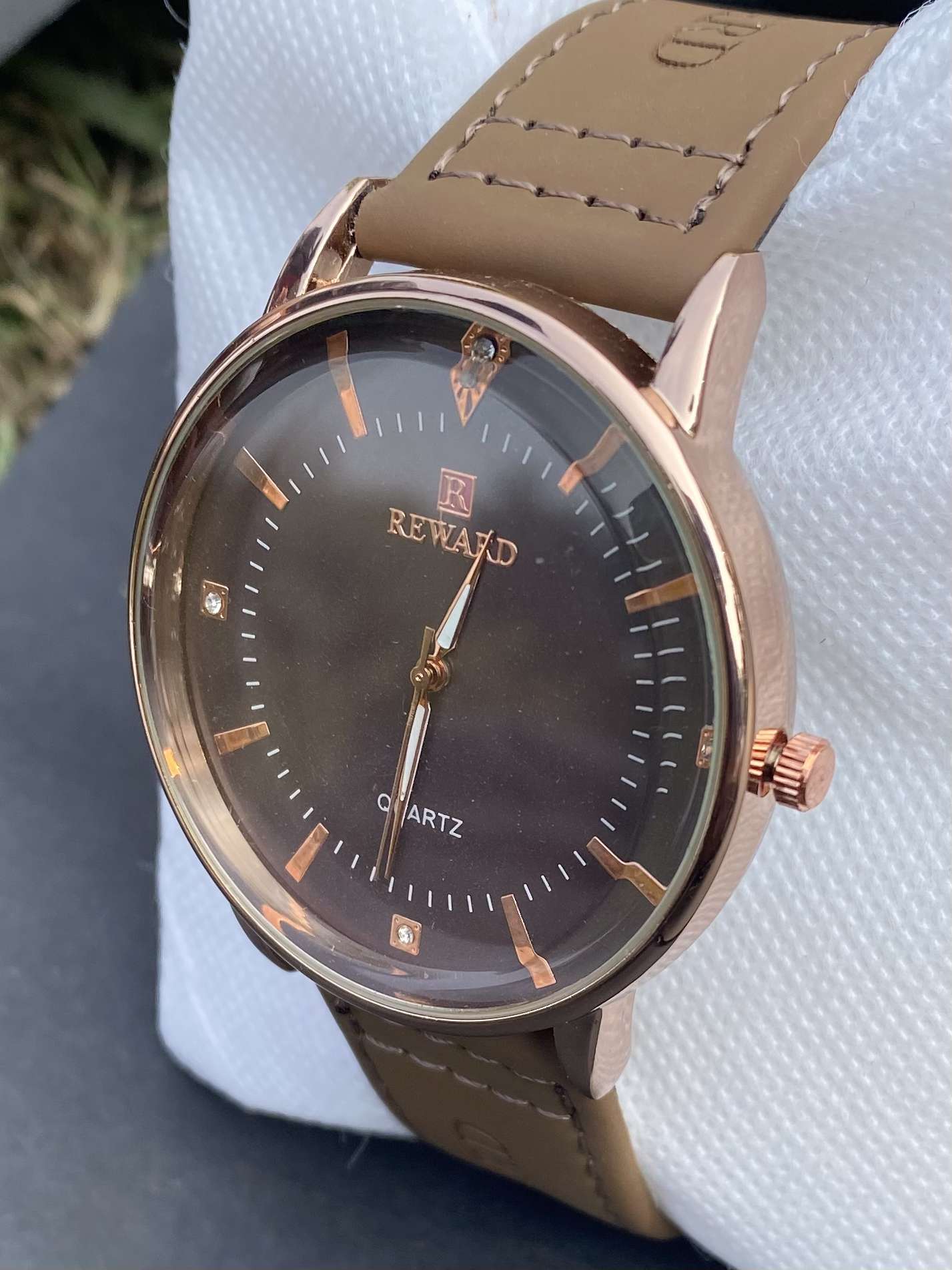 Reward Brown straps & dial watch⌚