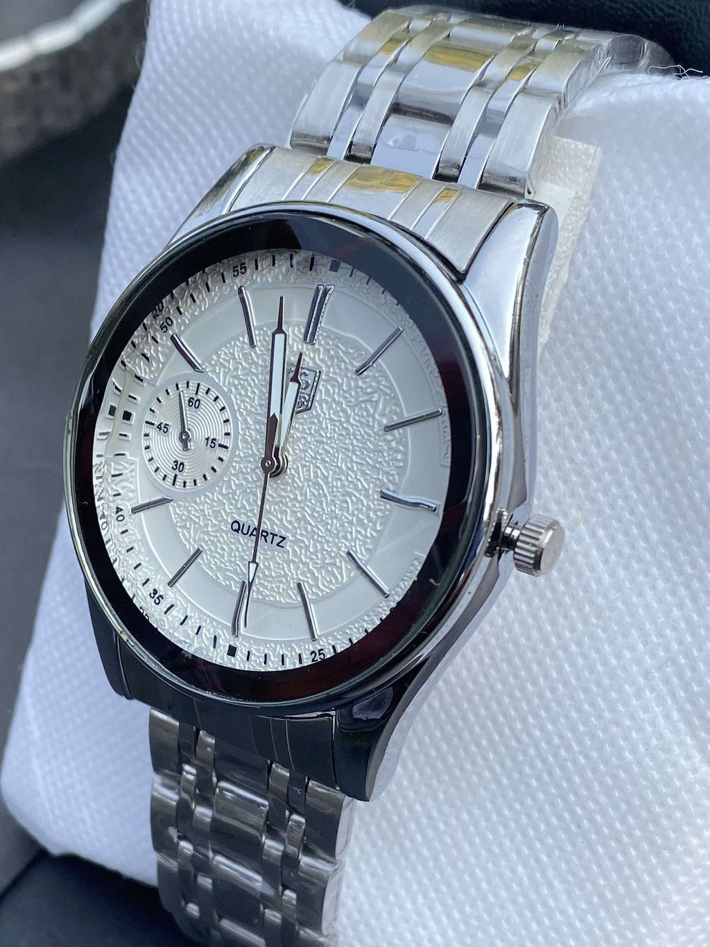 Quartz Classic Silver & White Watch