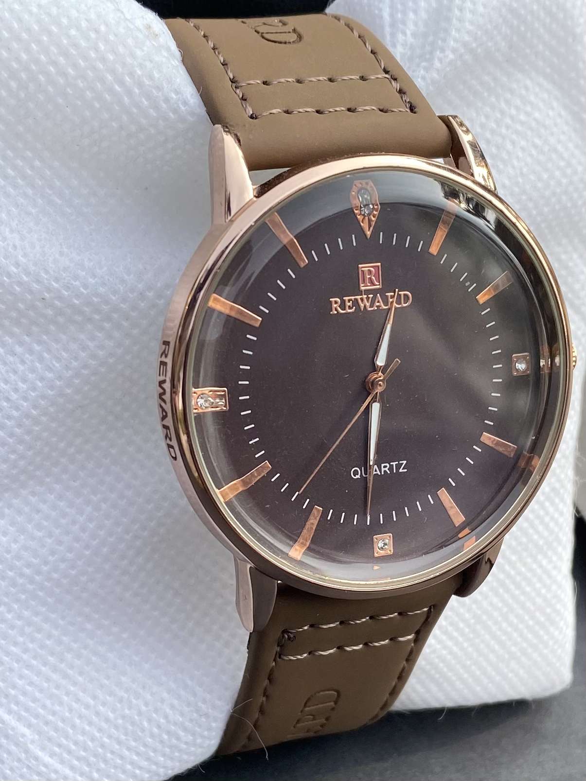 Reward Brown straps & dial watch⌚